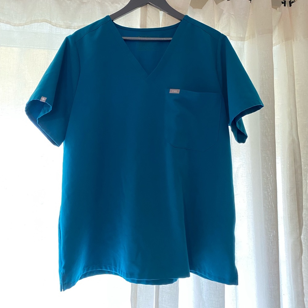FIGS women's Pacific Blue Catarina™ - One-Pocket Scrub Top - 2XL / Pacific Blue